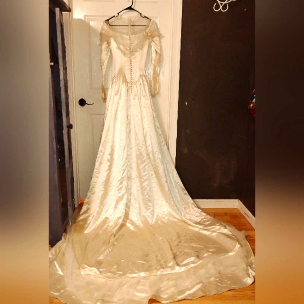 Vintage  Victorian  Miriam Originals New York Wedding Gown Dress Extra Small